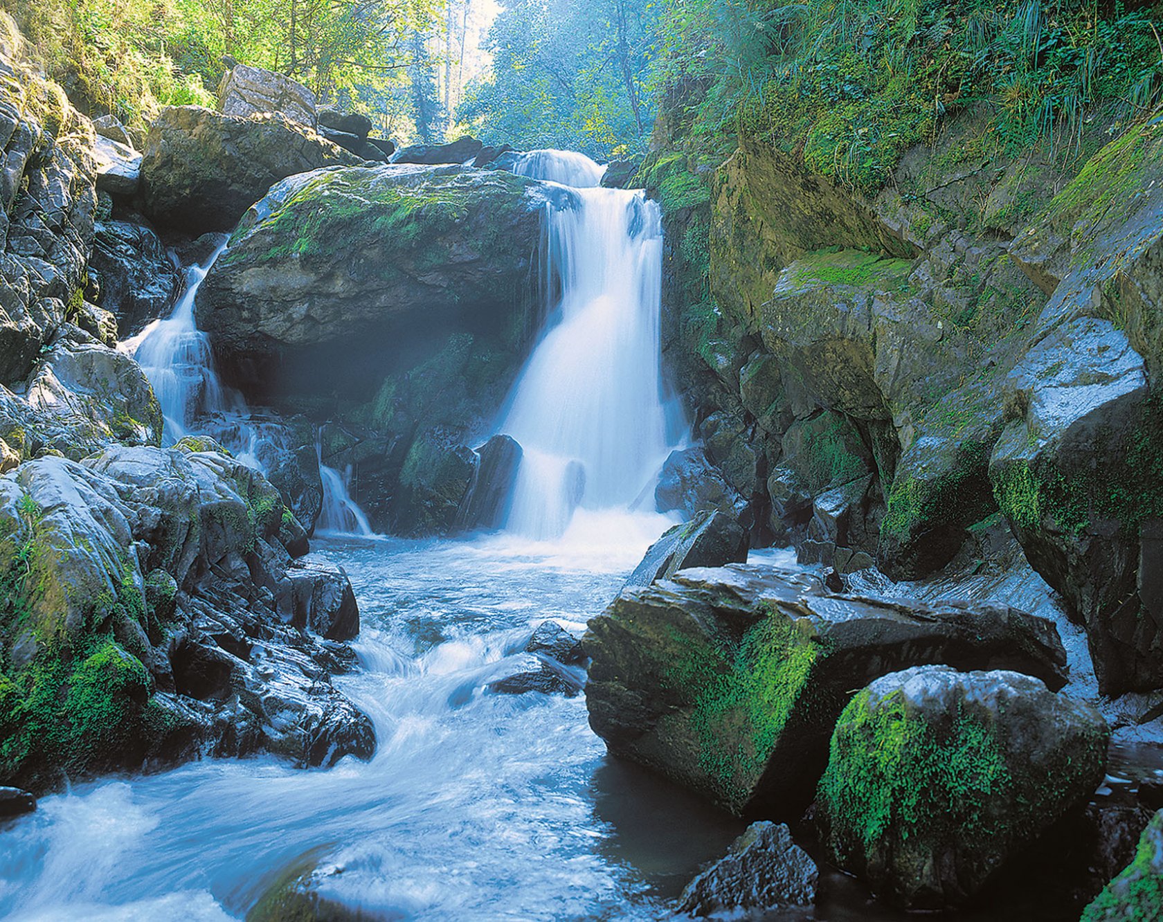 Песня поющие водопады. Поющие водопады. Фотообои Поющие водопады 300 201. Фреска водопад. Фотообои из 90-х водопад.
